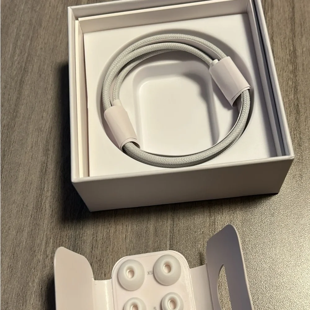 Apple AirPods Pro with MagSafe Charging Case